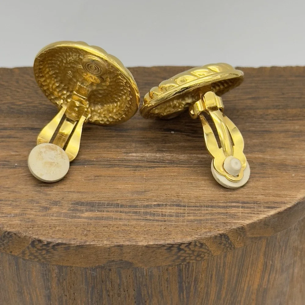 Vtg Anne Klein Oversized Clip On Earrings Gold Tone Black Center 1